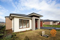 Book Cranbourne West Accommodation Vacations Hotel VIC Hotel VIC