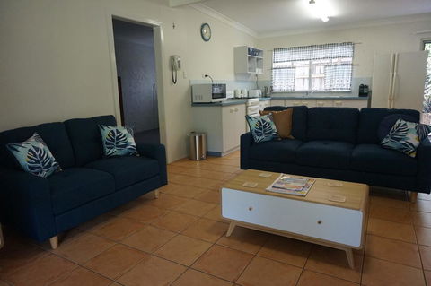 11 Bomburra Court - Rainbow Beach, Comfortable Beach House, Plenty Of Boat Parking - Hotel VIC 0
