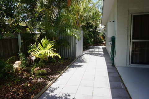11 Bomburra Court - Rainbow Beach, Comfortable Beach House, Plenty Of Boat Parking - Hotel VIC 3