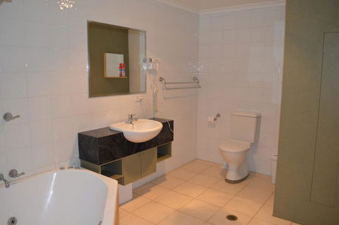 18 Lakeview Plaza - Hotel VIC 3