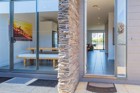 19 Coast Drive - Hotel VIC 3