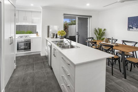 Comfortable 3-Bed Retreat Close Parks - Hotel VIC 1