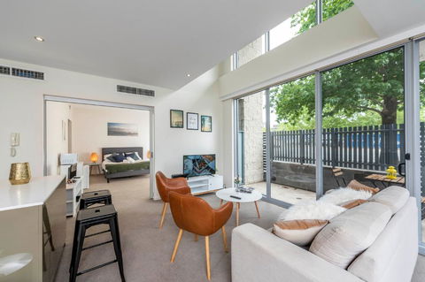 3 BDR Stylish City Retreat // Close To All And Everything In Canberra - Hotel VIC 2