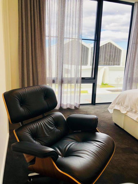 3 Bedroom Executive Luxury Beachside Townhouse - Hotel VIC 3
