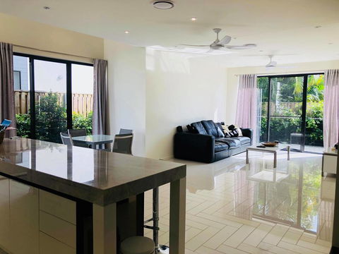 3 Bedroom Executive Luxury Beachside Townhouse - Hotel VIC 0