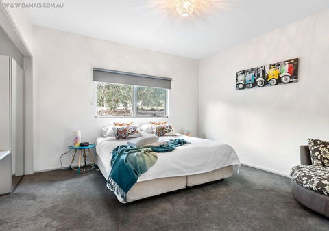 4 King Or 8 Single Beds WiFi, Netflix, Pet Friendly - Hotel VIC 1