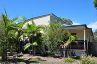 44 Cypress Avenue - Holiday home in a quiet location close to patrolled beach and CBD