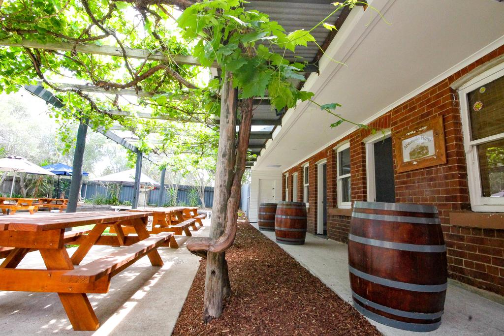 Abermain NSW Hotel VIC