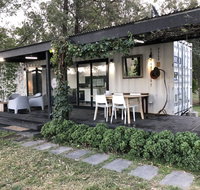 Absolute riverfront shipping container cabin - Hotel VIC