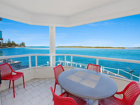 Absolute Waterfront On The Pumicestone Passage - Hotel VIC 2