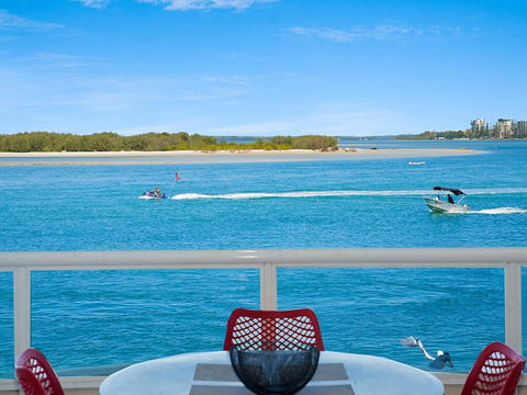 Absolute Waterfront On The Pumicestone Passage - Hotel VIC 1