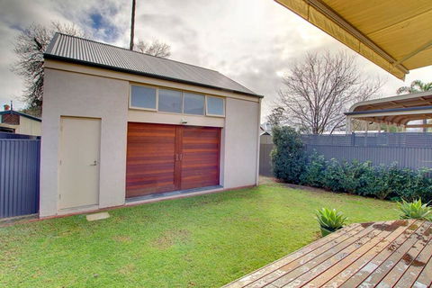 Adelaide Close CBD Large Private Studio Apartment In St Peters - Hotel VIC 3