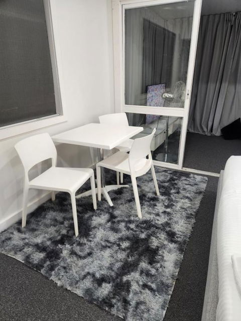Entire Studio Apartment - Self Check-in - Hotel VIC 4