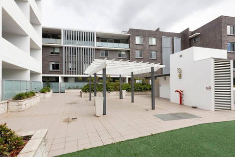 GLAD1 - Monash Rd - Gladesville - Hotel VIC 1