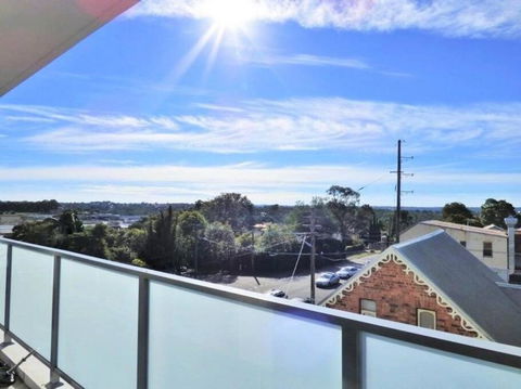 GLAD1 - Monash Rd - Gladesville - Hotel VIC 4