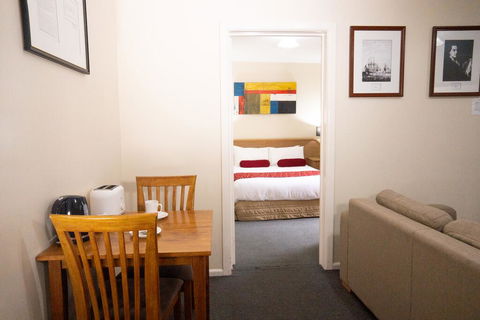 Admiralty Inn - Hotel VIC 3