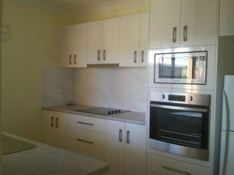 Akuna, Unit 8, 112-116 Little Street - Hotel VIC 2