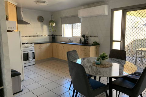 Andergrove Home With A Garden View-Wi-fi & Netflix - Hotel VIC 2