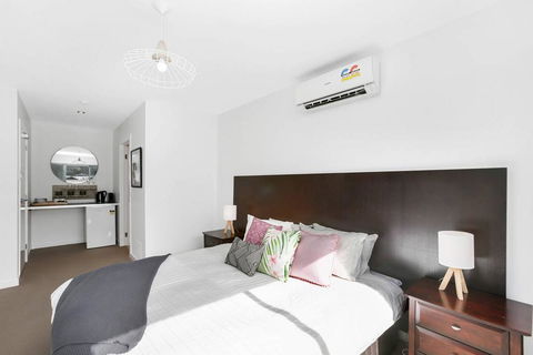 APOLLO 13 STUDIO - Free Wifi, Opposite Beach! - Hotel VIC 1