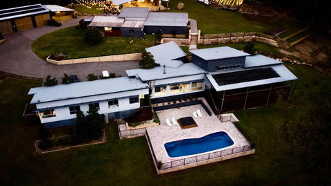 Luxury Mandalong Mansion With Pool & Spa - Hotel VIC 0