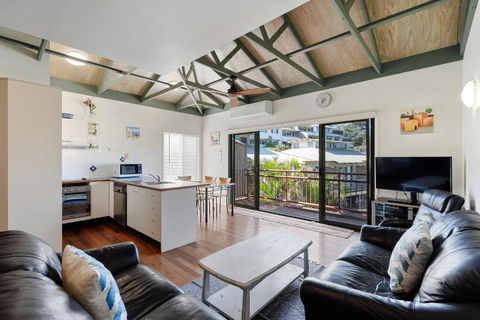 MAIN STAY - 100m To Patrolled Beach, Pool, Wifi, Close To Cafes - Hotel VIC 0
