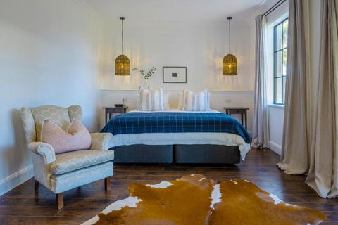 MAIN STREET RETREAT - King BRs, Comp Minibar, Breakfast Prov, Fireplaces - Hotel VIC 0