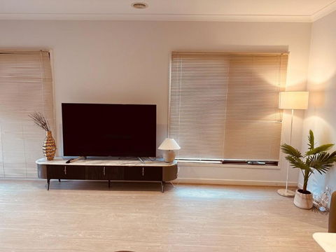 MEL-Point Cook Elegant Four-Bedroom House - Hotel VIC 1
