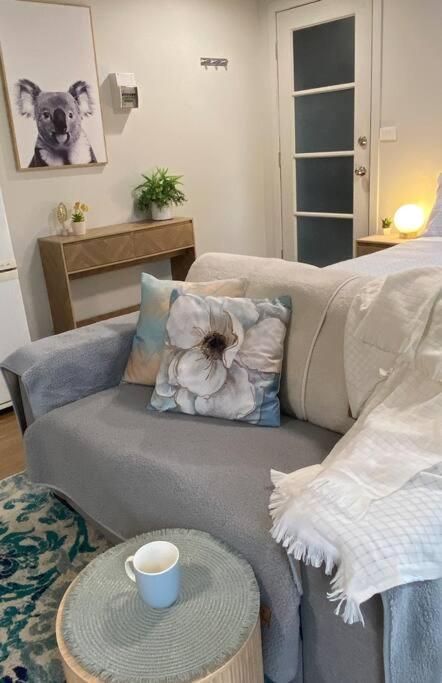 MEPLE, Tiny Home, Pets, Walk2Food, WiFi, Bfast, - Hotel VIC 2