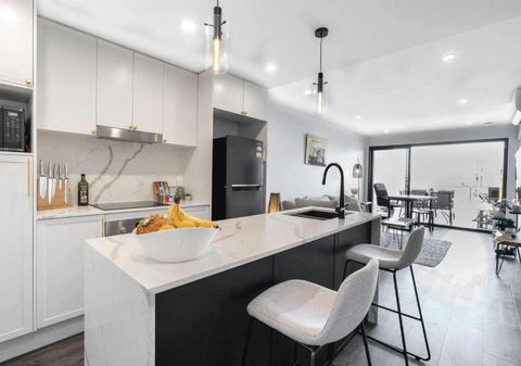 Modern 2-Bed 2-Bath - Walk To Hospital & Westfield - Hotel VIC 0