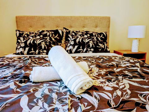 Modern 2 Bedroom Apartment Close To All Amenities! - Hotel VIC 3