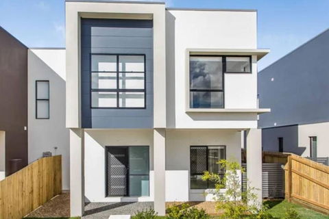 Modern Elegance Near Lakes Train Parks And Beaches - Hotel VIC 0