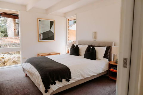 Modern Home Overlooking River - Hotel VIC 2