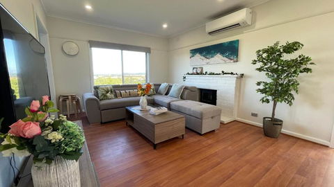 Morwell Pet Friendly 3 BRMS Rental Home Free Wi-fi - Hotel VIC 0