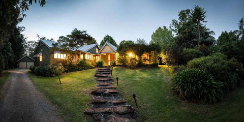 Mt Glorious Getaways - Hotel VIC 2
