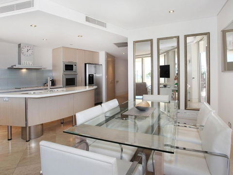 Oceans 201 Luxurious Beachfront Apartment - Hotel VIC 3