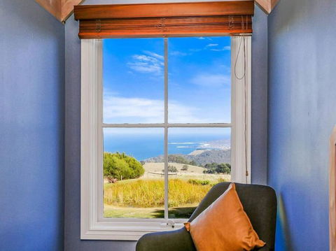 Ocean-view Hilltop Retreat - Hotel VIC 2