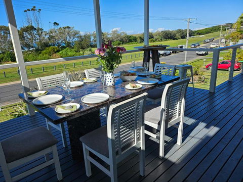 Oceanfront Sandy Beach Couples Getaway - Hotel VIC 1