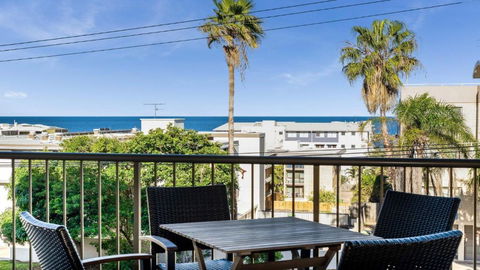 Oceanic Unit 4 Kings Beach QLD - Hotel VIC 1
