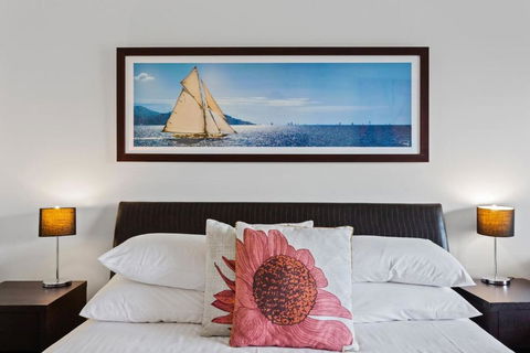 On The Esplanade Moments From Cowes Beach - Hotel VIC 1