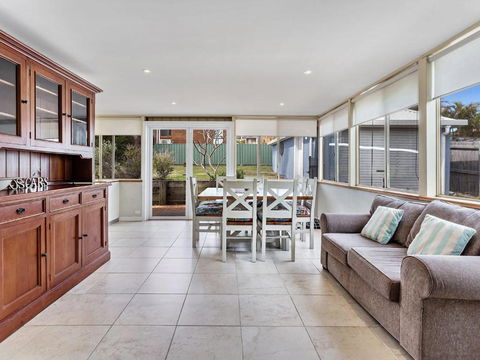 Oscars Pet Friendly Beach House 14 Tomaree Road - Hotel VIC 3