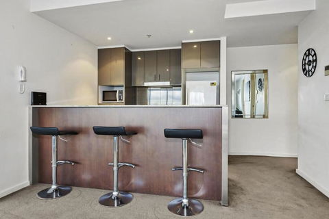 Portside Bliss Your Urban Escape In Melbourne - Hotel VIC 3