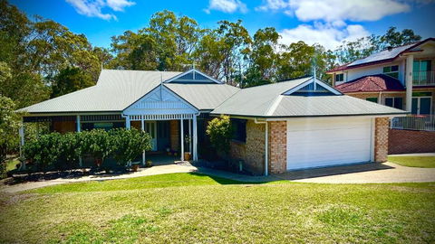 Perfect North Brisbane Retreat 4 Bed - Hotel VIC 0