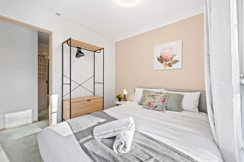 Quaint Queen Room In Pymble - Private Spot - Shared Bathroom - Hotel VIC 0