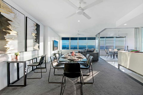 Q Tower Apartments In Surfers Paradise - From Level 3 - Self Contained & Privately Managed - Wow Stay - Hotel VIC 1