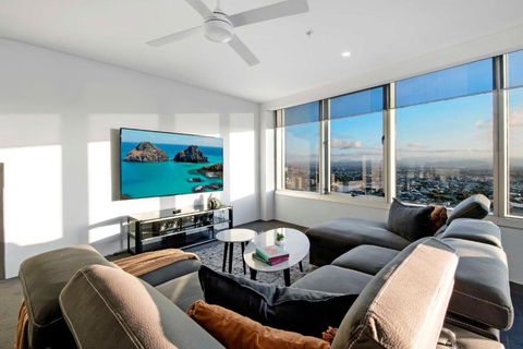 Q Tower Apartments In Surfers Paradise - From Level 3 - Self Contained & Privately Managed - Wow Stay - Hotel VIC 2