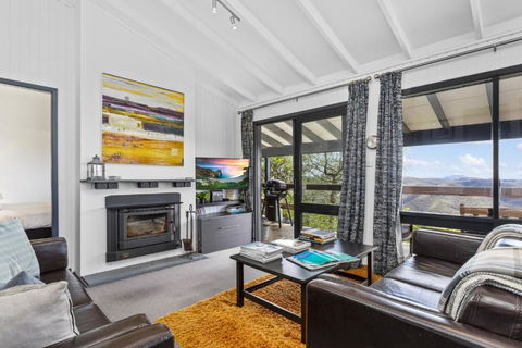 Pristine Mountain Retreat With Expansive Views - Hotel VIC 0