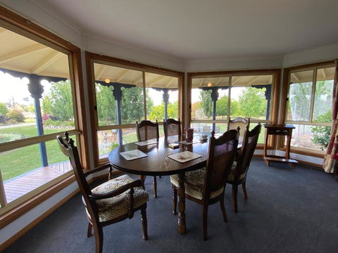 Pull Up Stumps - Hotel VIC 3