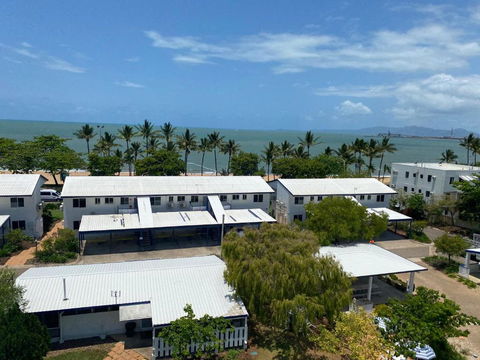 QCWA K P Units - Hotel VIC 0