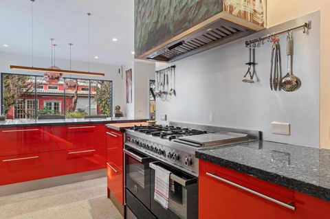 Quaint 4-Bed With Backyard 5-Min To The Beach - Hotel VIC 2