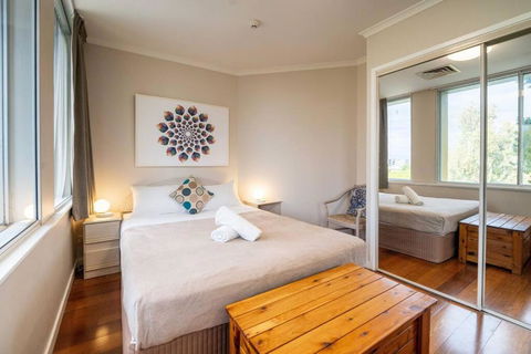 Quaint Auchenflower 1B1B Apt W Parking Close To UQ - Hotel VIC 3